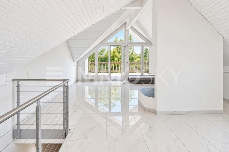 Maisonette mieten in 8704 Herrliberg — Exklusiver Wohntraum auf zwei Ebenen mit Balkon in Herrliberg