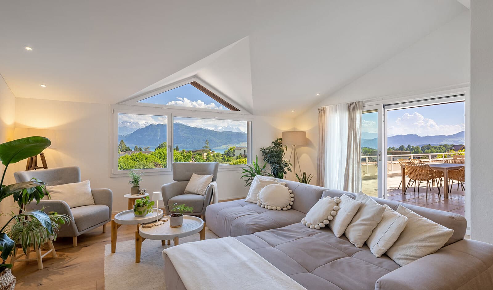 Wohnen auf höchstem Niveau- Exklusives Terrassenhaus mit Panoramasicht