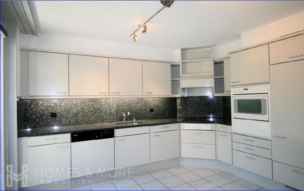 RUHIGES WOHNEN MIT AUSBLICK AUF REUSSEBENE