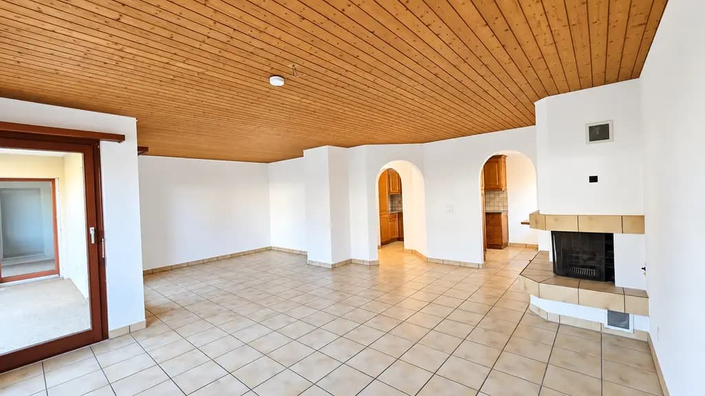 Zentrale 2.5 Zimmer-Wohnung mit Cheminée
