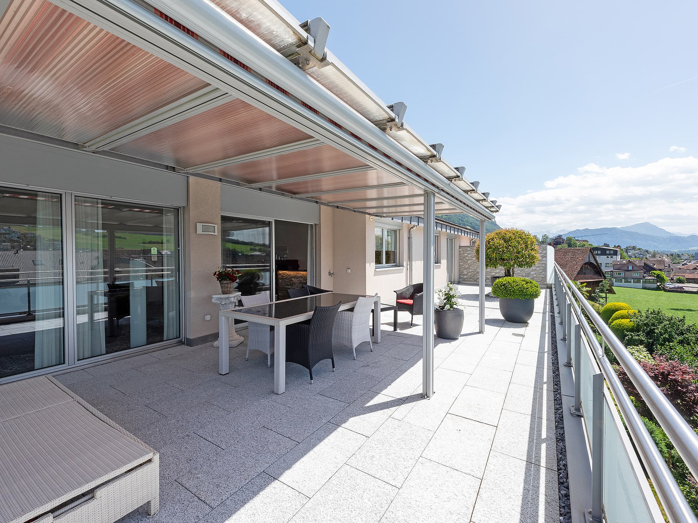 Exclusive 4.5‑room penthouse flat with stunning panoramic views