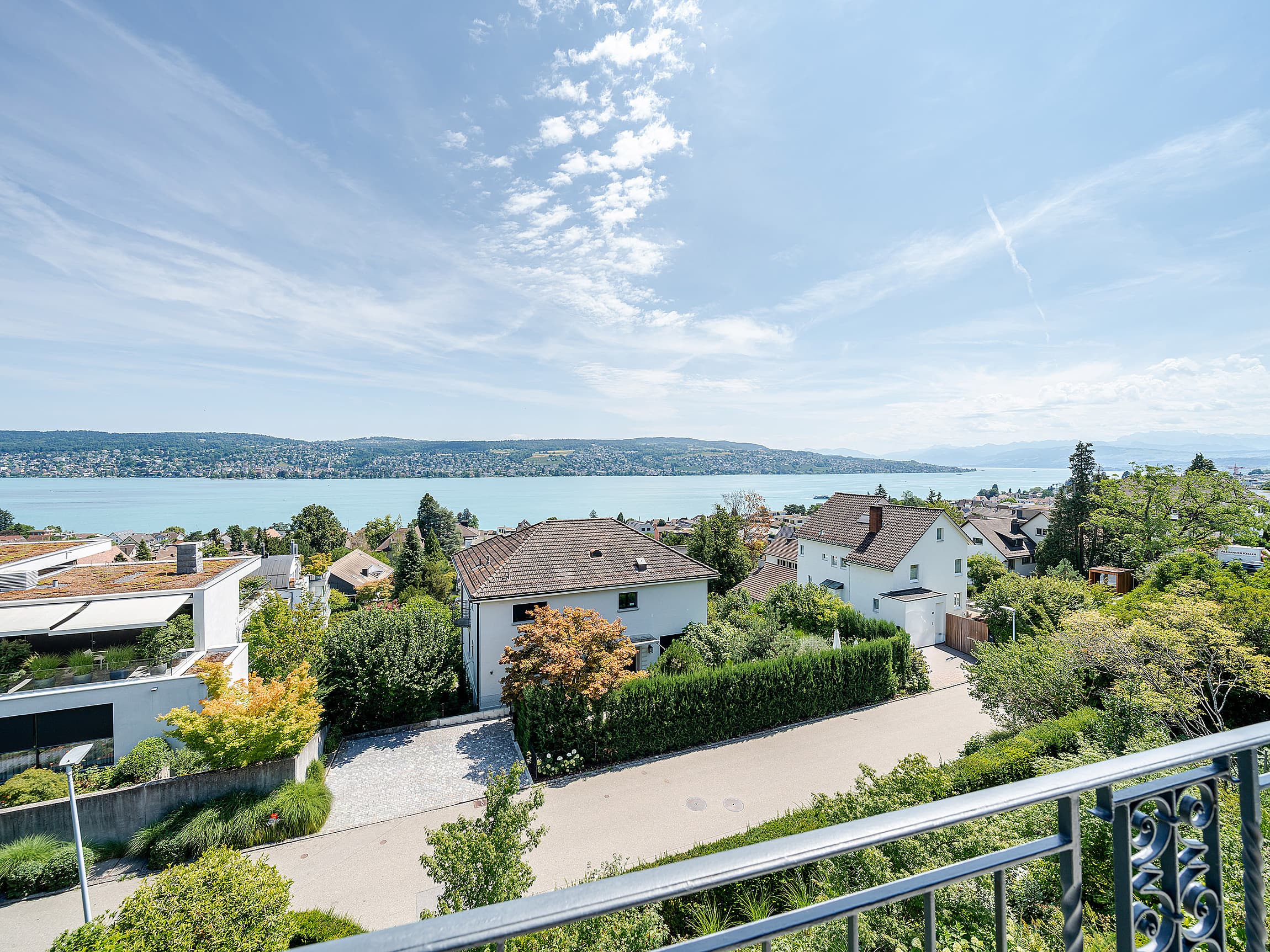 300 m² Doppeleinfamilienhaus mit traumhafter Seesicht – 8803 Rüschlikon