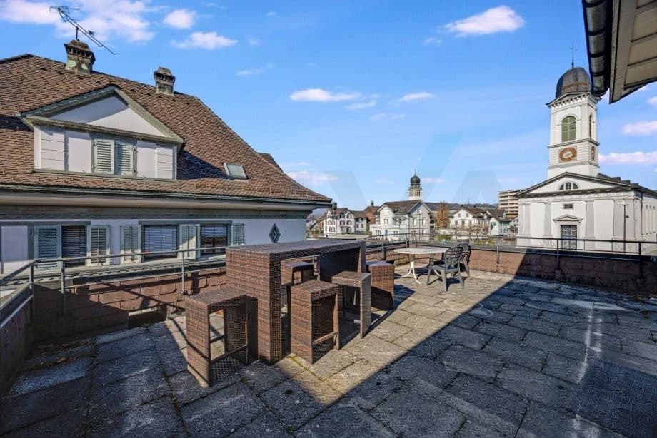 Grosszügige Gatronomieliegenschaft mit Terrasse, Eventsaal und Gästezimmer